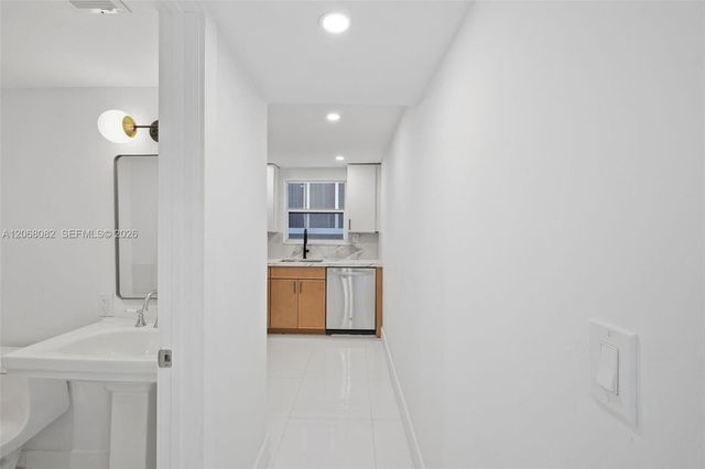 1245 West Avenue 401, Miami Beach, FL 33139