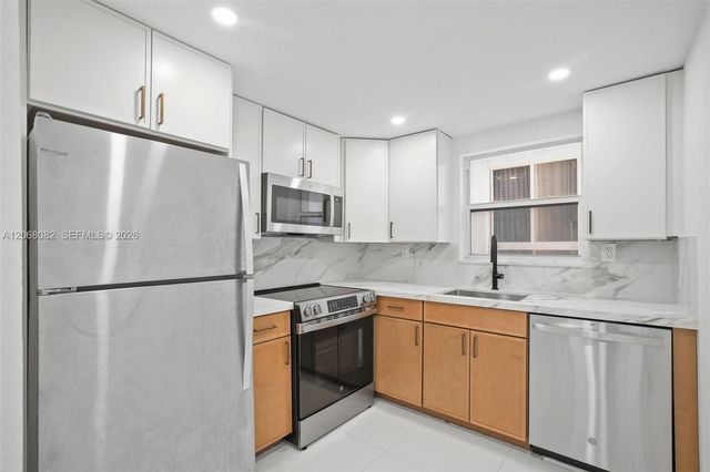 1245 West Avenue 401, Miami Beach, FL 33139