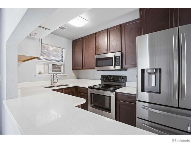 225 E 8th Avenue 6, Longmont, CO 80504