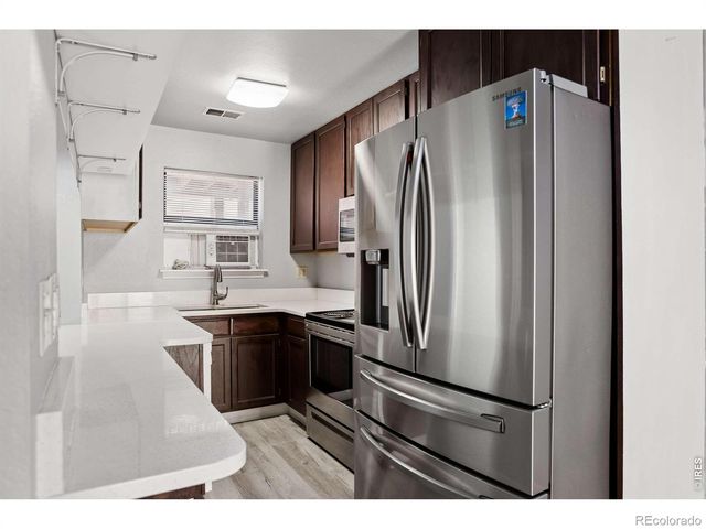 225 E 8th Avenue 6, Longmont, CO 80504