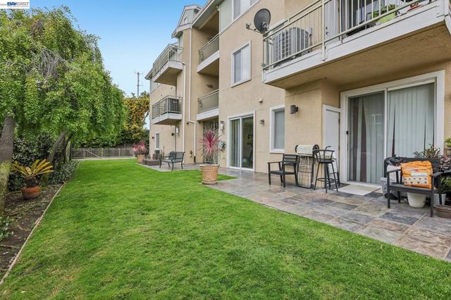 2330 University Ave 330, East Palo Alto, CA 94303