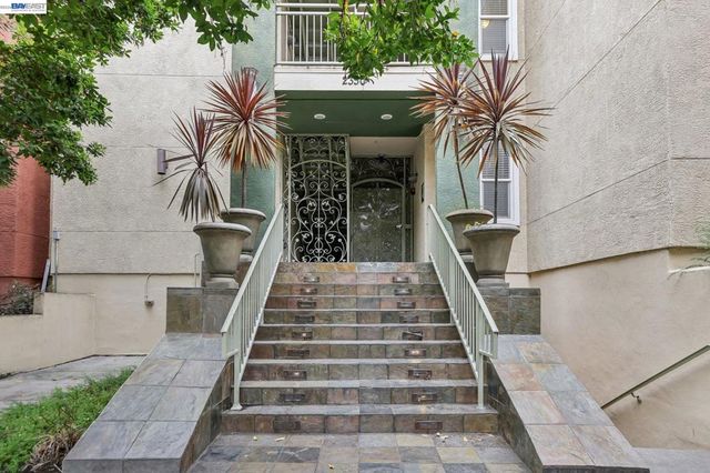 2330 University Ave 330, East Palo Alto, CA 94303