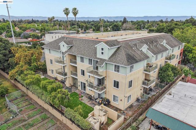 2330 University Ave 330, East Palo Alto, CA 94303
