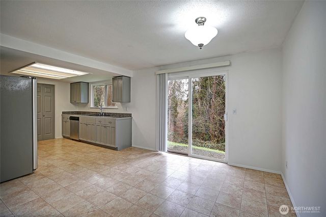 11907 47th Drive NE, Marysville, WA 98271