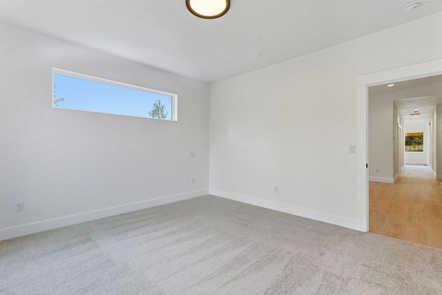 3709 E Nyberg Ln, Mead, WA 99021
