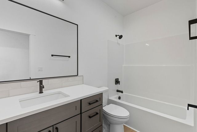 3709 E Nyberg Ln, Mead, WA 99021
