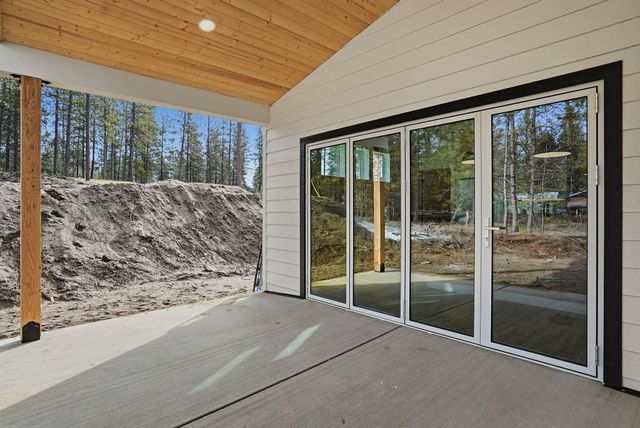 3709 E Nyberg Ln, Mead, WA 99021