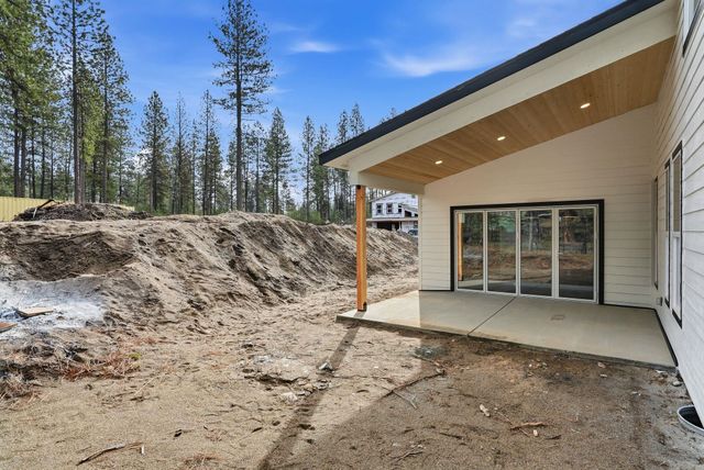 3709 E Nyberg Ln, Mead, WA 99021