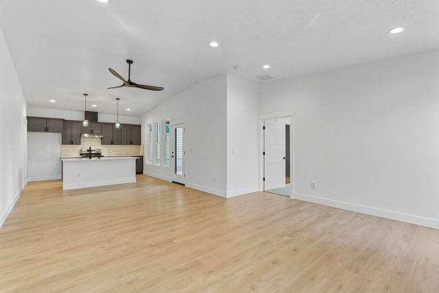 3709 E Nyberg Ln, Mead, WA 99021