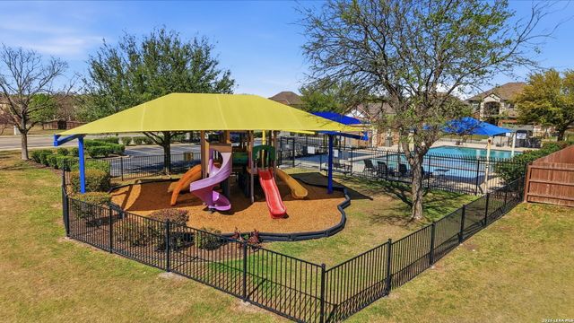 733 Clearbrook, Schertz, TX 78108