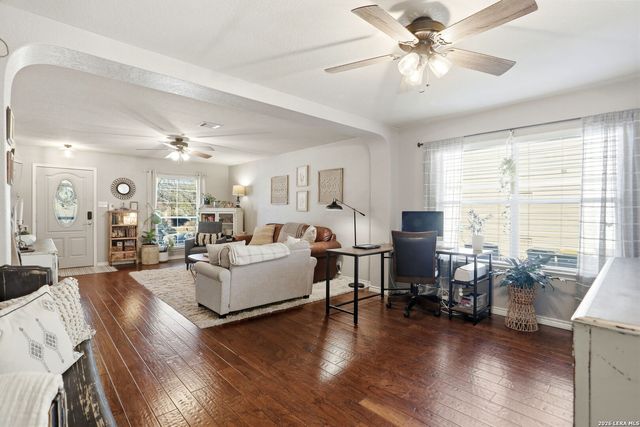 733 Clearbrook, Schertz, TX 78108