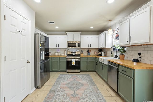 733 Clearbrook, Schertz, TX 78108