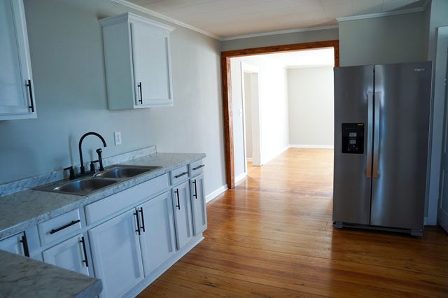 205 E Robinson Street, Gaffney, SC 29340