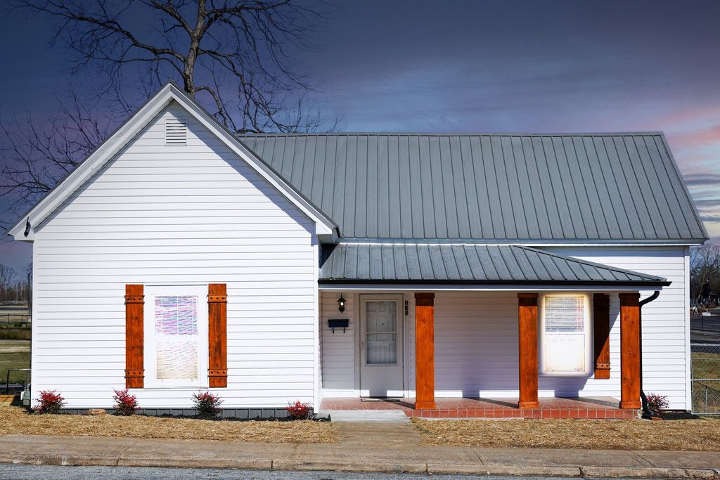 205 E Robinson Street, Gaffney, SC 29340