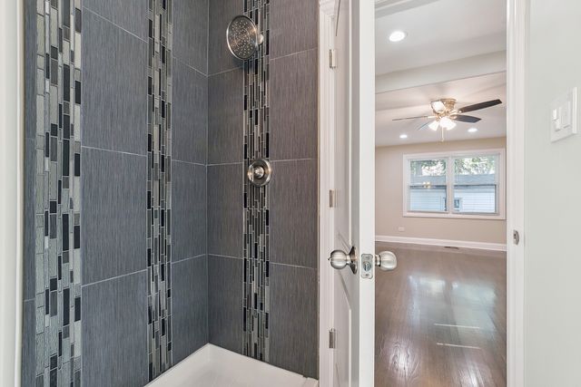 9400 S Charles Street, Chicago, IL 60643