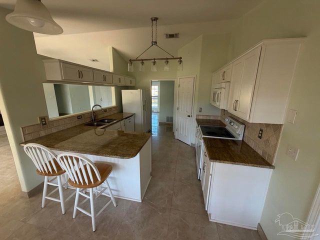 10 Arapaho Dr, Perdido Key, FL 32507