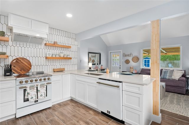 2714 Vancouver Dr, Corpus Christi, TX 78414