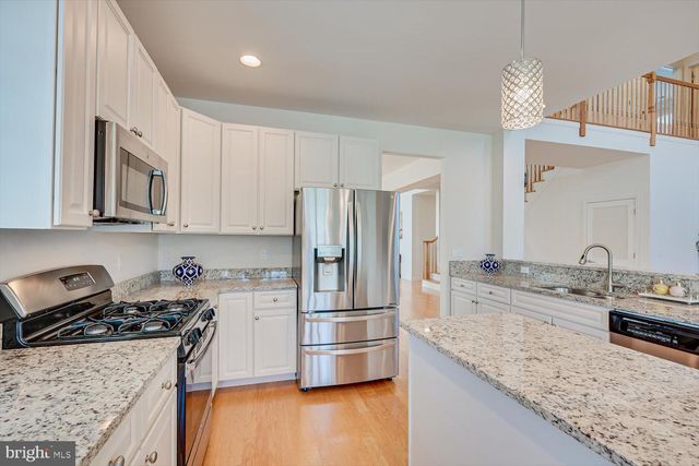 15 POTTER RD, Hillsborough, NJ 08844