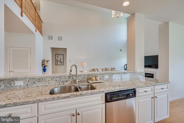 15 POTTER RD, Hillsborough, NJ 08844