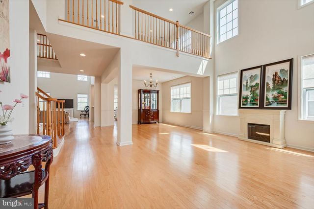 15 POTTER RD, Hillsborough, NJ 08844