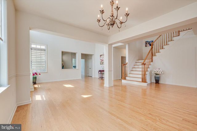 15 POTTER RD, Hillsborough, NJ 08844