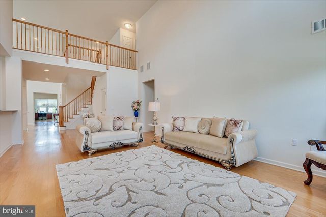 15 POTTER RD, Hillsborough, NJ 08844