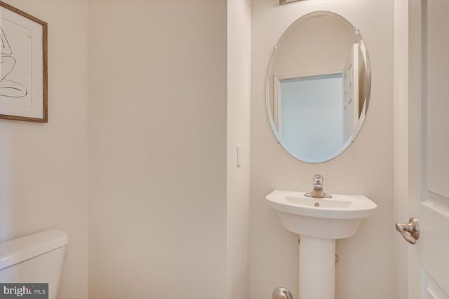 15 POTTER RD, Hillsborough, NJ 08844