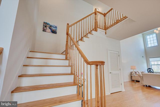 15 POTTER RD, Hillsborough, NJ 08844