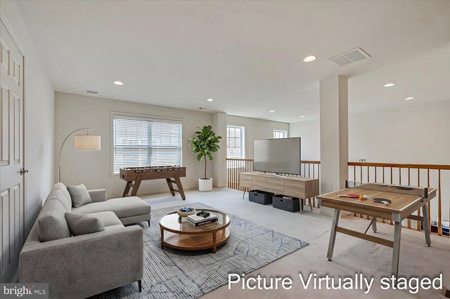 15 POTTER RD, Hillsborough, NJ 08844