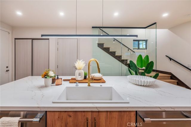 422 20th Street, Huntington Beach, CA 92648