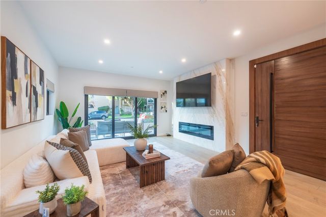 422 20th Street, Huntington Beach, CA 92648