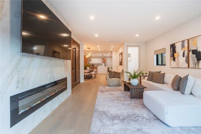 422 20th Street, Huntington Beach, CA 92648