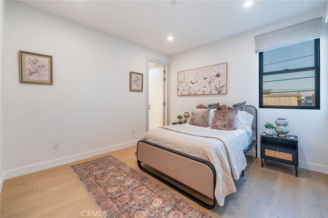 422 20th Street, Huntington Beach, CA 92648