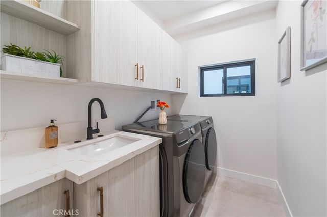 422 20th Street, Huntington Beach, CA 92648
