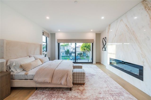 422 20th Street, Huntington Beach, CA 92648