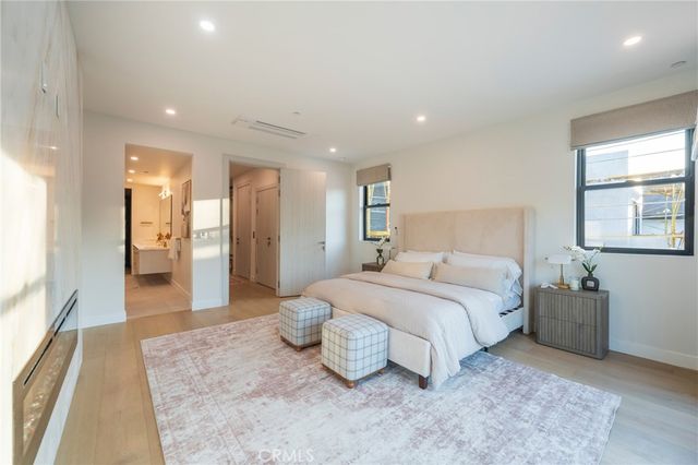 422 20th Street, Huntington Beach, CA 92648