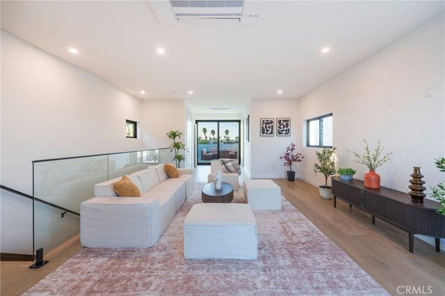 422 20th Street, Huntington Beach, CA 92648