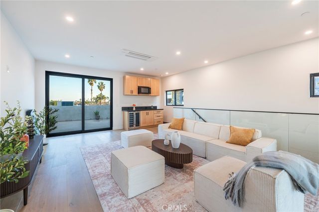 422 20th Street, Huntington Beach, CA 92648