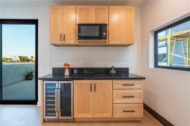 422 20th Street, Huntington Beach, CA 92648