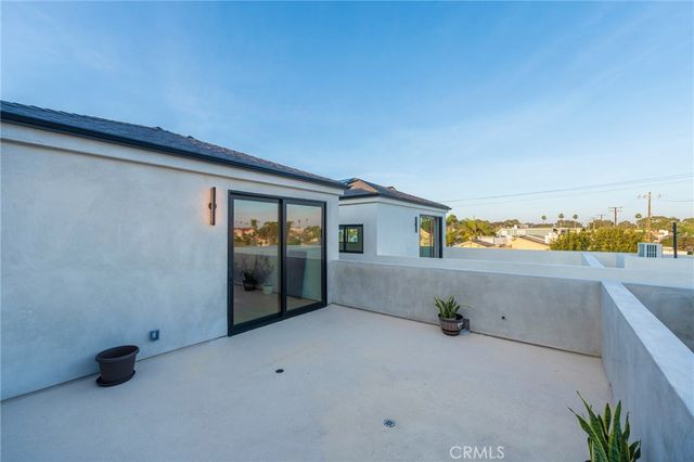 422 20th Street, Huntington Beach, CA 92648