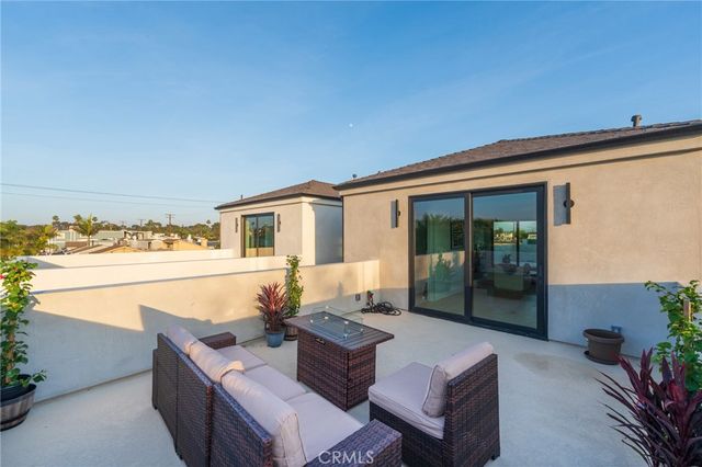 422 20th Street, Huntington Beach, CA 92648