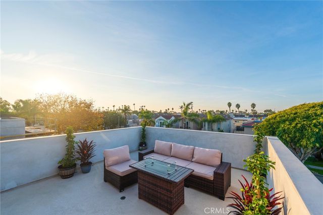 422 20th Street, Huntington Beach, CA 92648