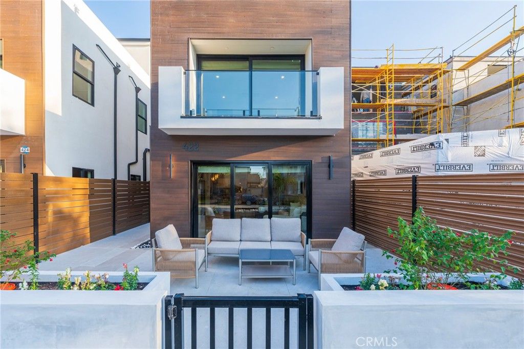422 20th Street, Huntington Beach, CA 92648