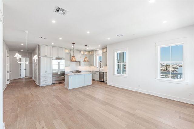 136 W Cotter Ave 22, Port Aransas, TX 78373