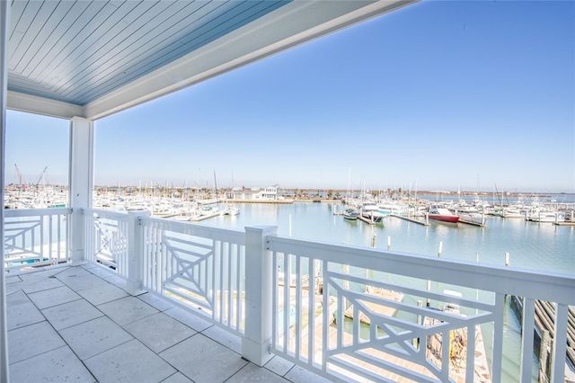 136 W Cotter Ave 22, Port Aransas, TX 78373