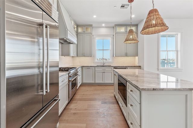 136 W Cotter Ave 22, Port Aransas, TX 78373