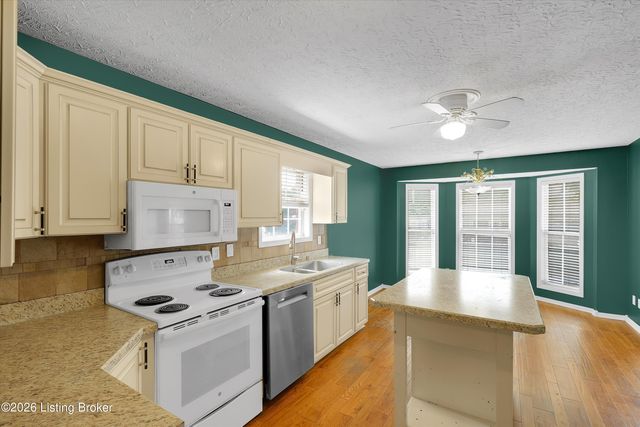 553 Justin Trail, Mt Washington, KY 40047