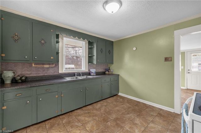 1006 Silver Avenue, Greensboro, NC 27403