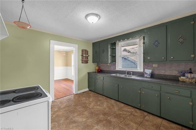 1006 Silver Avenue, Greensboro, NC 27403