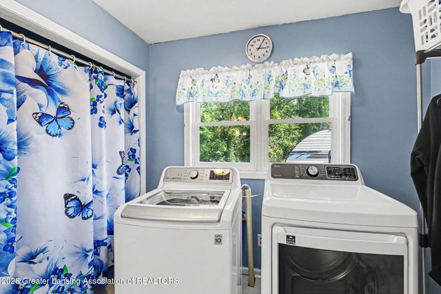 665 N Clinton Trail, Charlotte, MI 48813